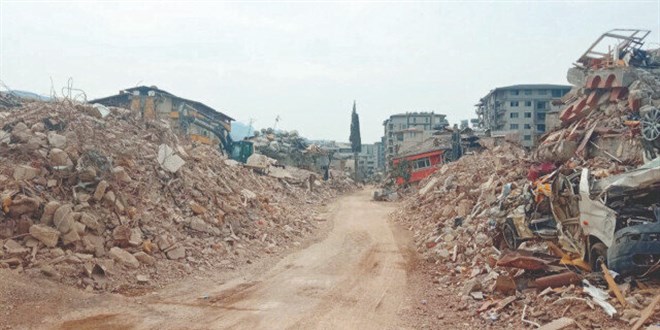 48 kişinin öldüğü apartmanın yarısı kaçak çıktı