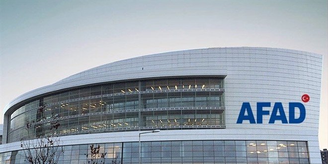 AFAD, hasta, yaşlı ve engelli depremzedelerin başvurularını evlerinde alıyor