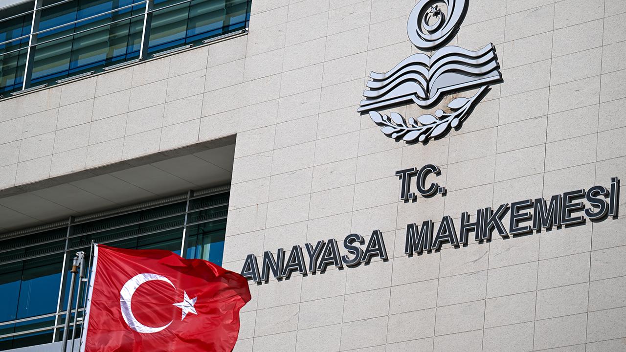 Maaş zammını eleştirdi tazminatsız işten atıldı! İşte AYM'nin kararı...
