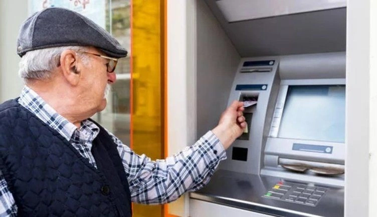 Çalışan emekliye kıdem tazminatı ödenir mi?