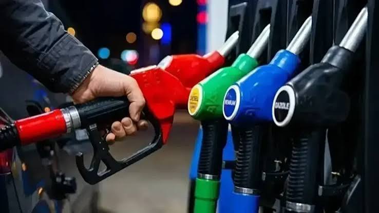 Zam tabelaya yansıdı: Motorin 100 lirayı aştı!