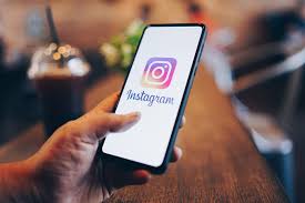 Bakan Uraloğlu açıkladı: Instagram 21.30'da açılacak