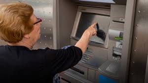 Emekli banka banka promosyon kovalıyor