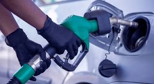 Benzine 1 lira 20 kuruş zam geldi