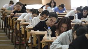 YKS'nin üçüncü oturumu Yabancı Dil Testi başladı