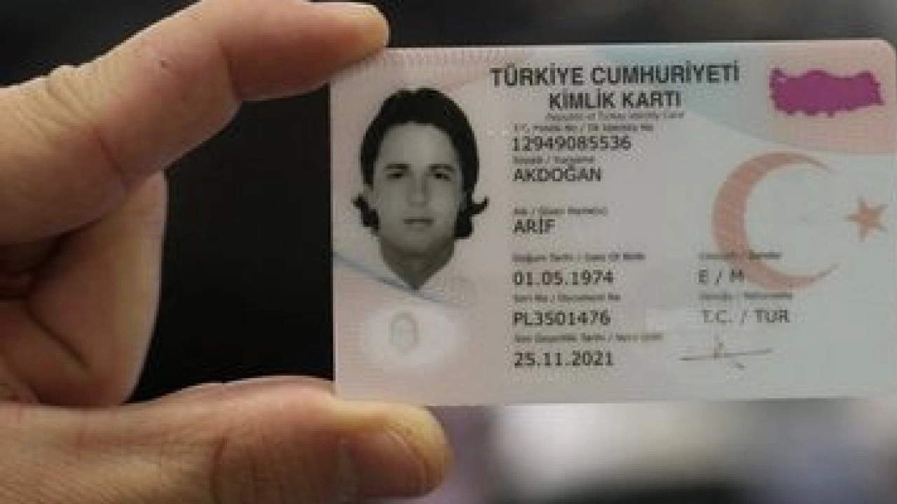 Resmi Gazete'de yayımlandı! Kimlik kartı, ehliyet ücretleri de zamlanıyor...