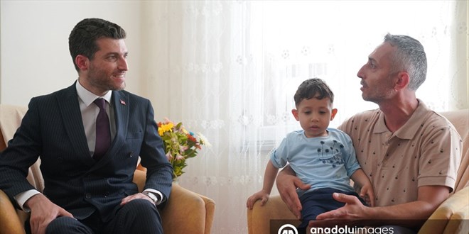 LGS sınavında tam puan alan öğrencinin eğitim masraflarını Erbaa Belediyesi karşılayacak.