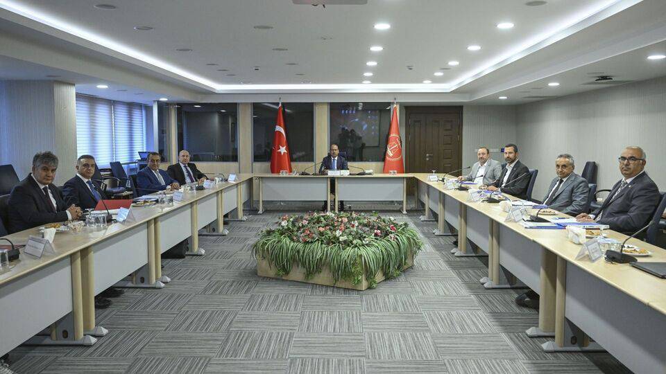 Memur ve emeklilerin zam kararı Resmi Gazete'de