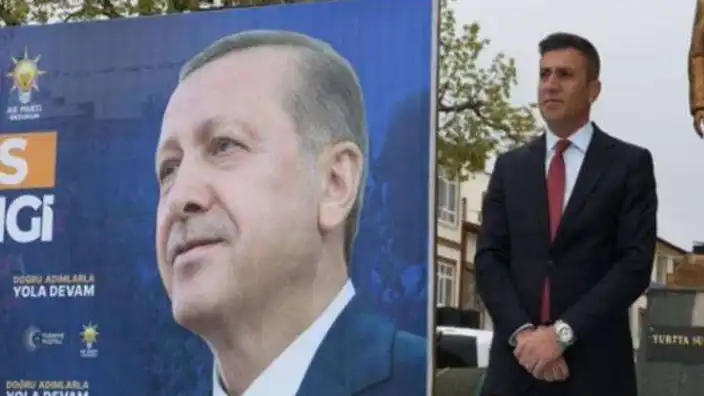 Başkan kürsüde kalp krizi geçirdi