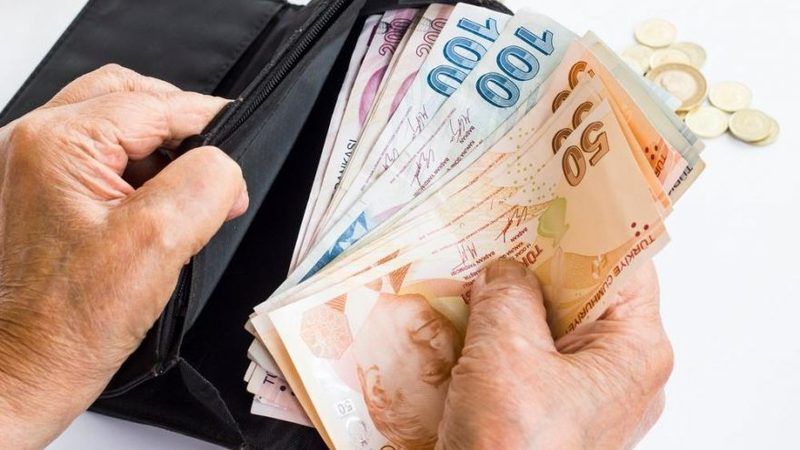 Hükümet kamu işçisine verdiği zammı geri çekti!