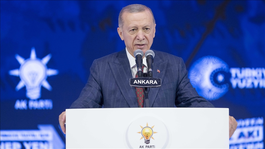 Cumhurbaşkanı Erdoğan, AK Parti Genel Başkanlığına yeniden seçildi.